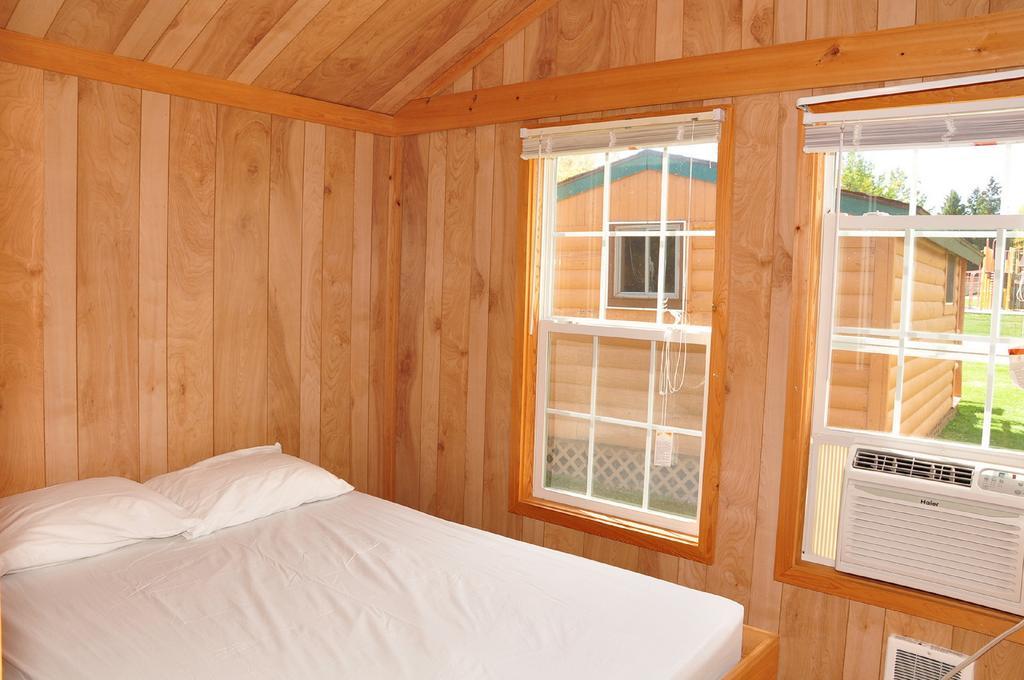 Plymouth Rock Camping Resort Rustic Cabin Elkhart Lake 외부 사진